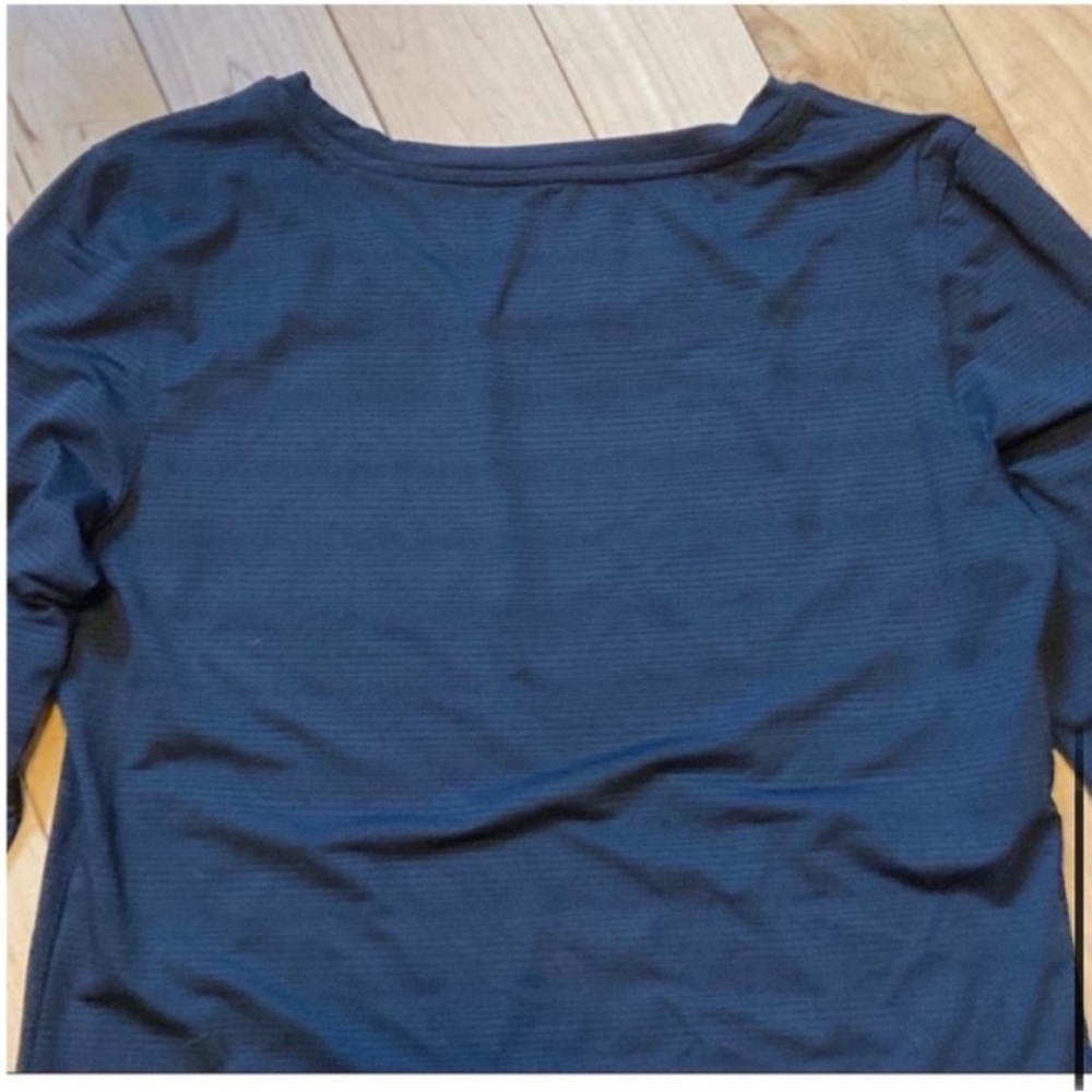ZYIA Subtle Stripe Long Sleeve Black Tee logo on back size extra small - Picture 8 of 9